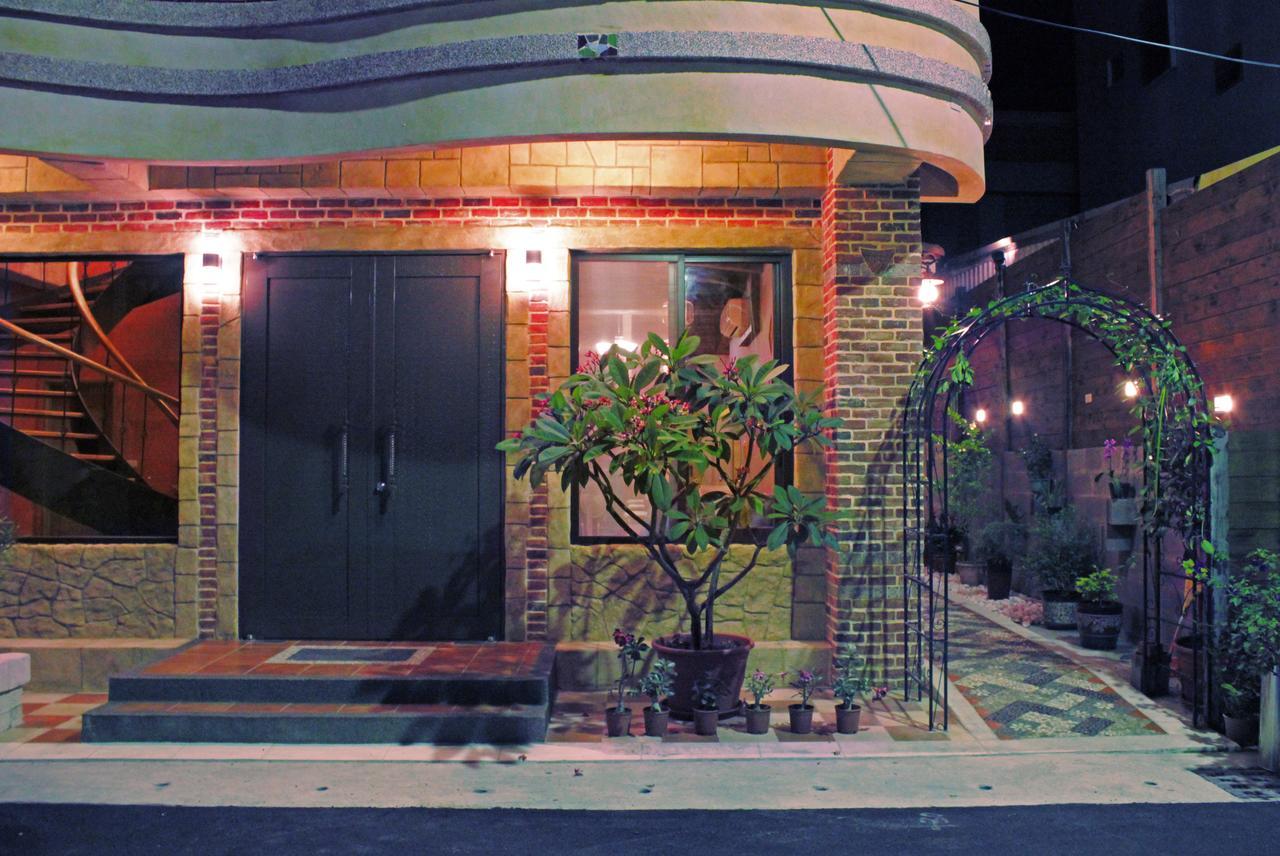 Red Roof B&B Taitung Bagian luar foto