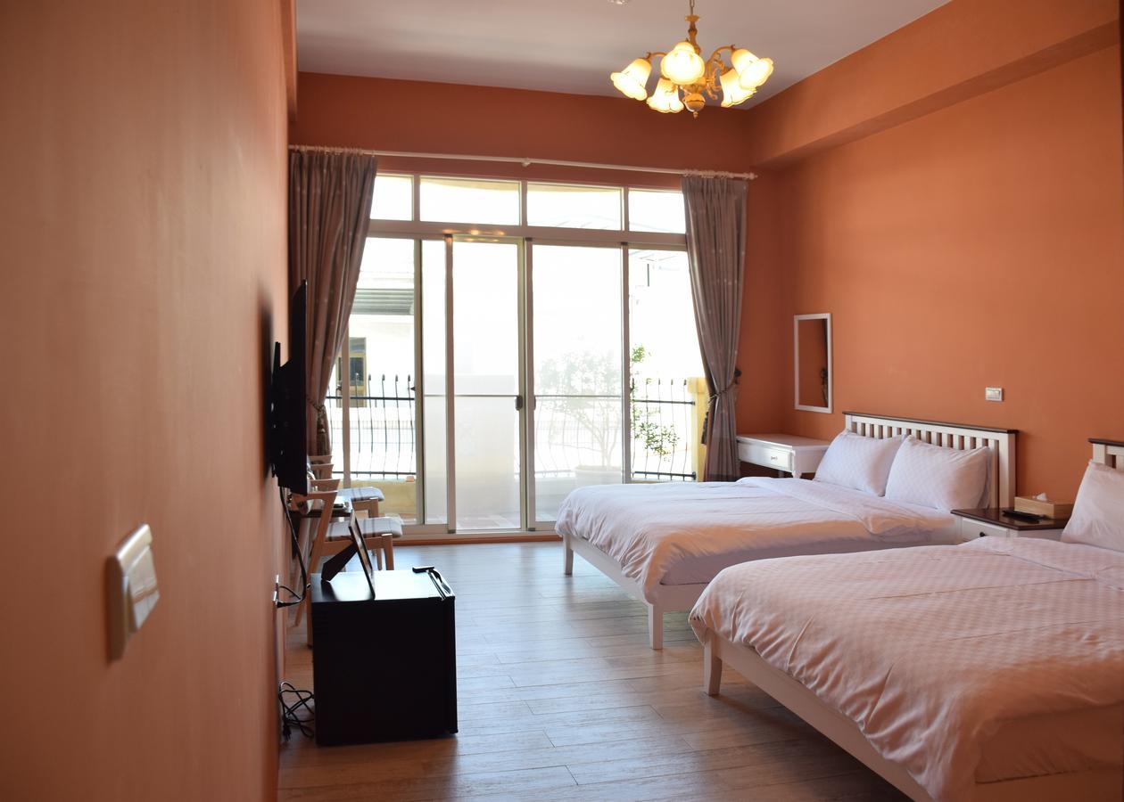 Red Roof B&B Taitung Bagian luar foto